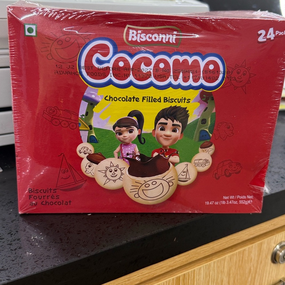 Cocomio Chocolate Filled Biscuits - Red